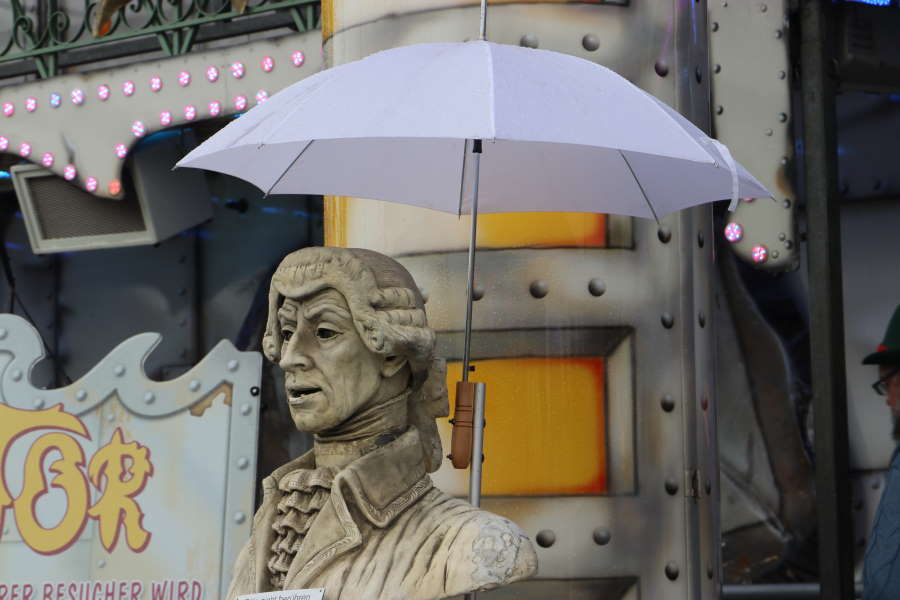 Schlechtes Wetter nach dem Wiesn-Auftakt (Foto: Nina Eichinger) Schlechtes Wetter nach dem Wiesn-Auftakt (Foto: Nina Eichinger)