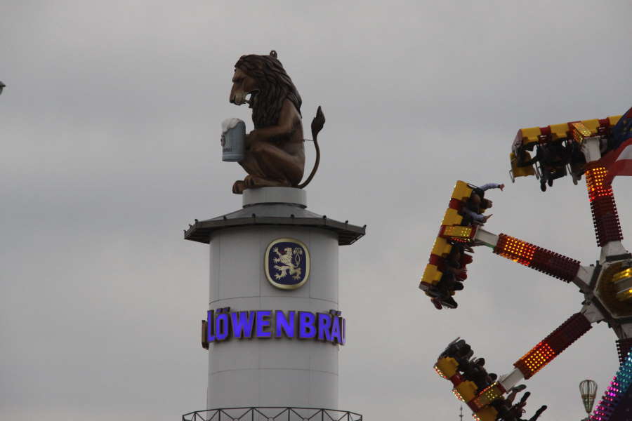  Der Löwe auf dem Löwenbräu-Festzelt (Foto: Frederic Eichinger)
