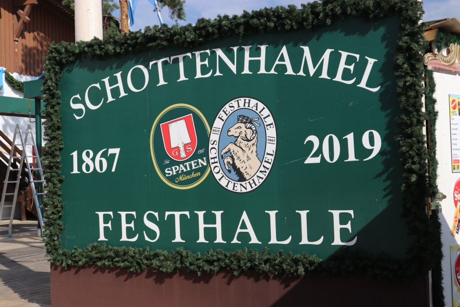 152 Jahre - die Schottenhamel Festhalle ist ein Urgestein der Wiesn und alljährlicher Schauplatz der Wiesn-Eröffnung. (Foto: Nina Eichinger)