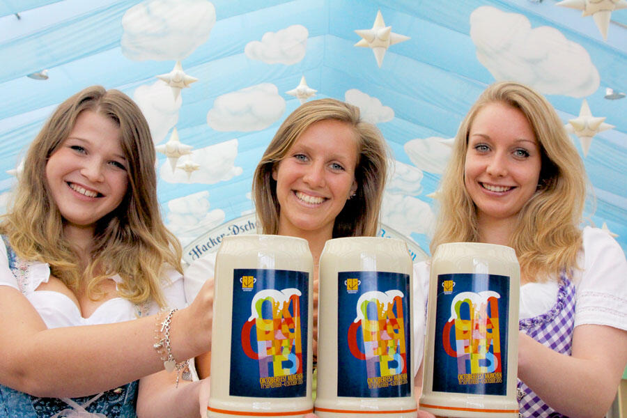 Der Wiesnkrug 2015 unter dem Himmel der Bayern im Hackerzelt. (Foto: Robert Auerbacher) Foto: (Foto: Robert Auerbacher)