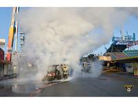 Brand einer Kehrmaschine (Foto: Feuerwehr München)