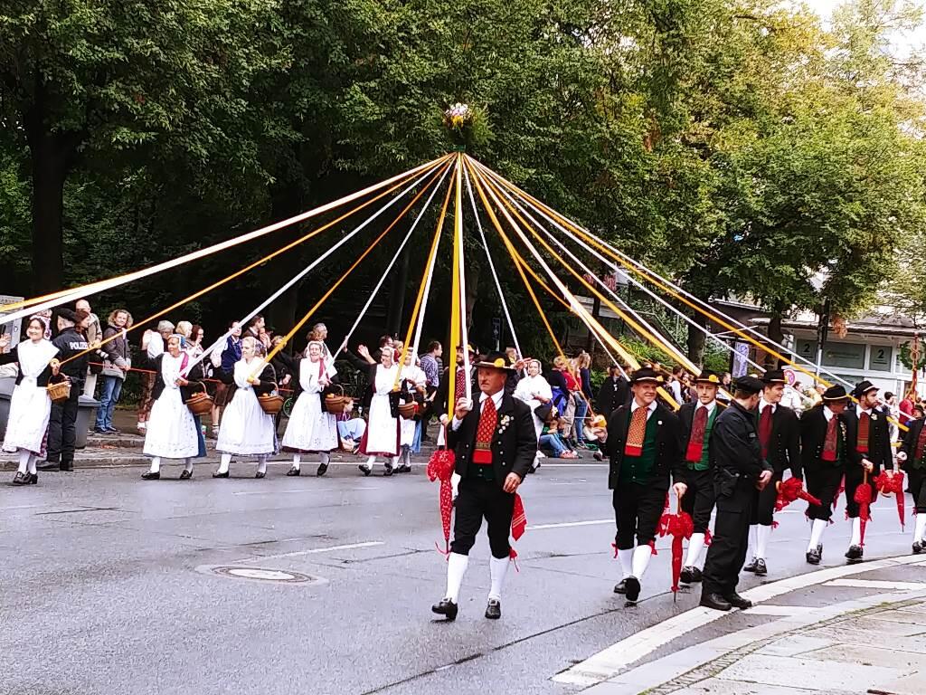 Trachtenzug 2018 (Foto: Nina Eichinger)