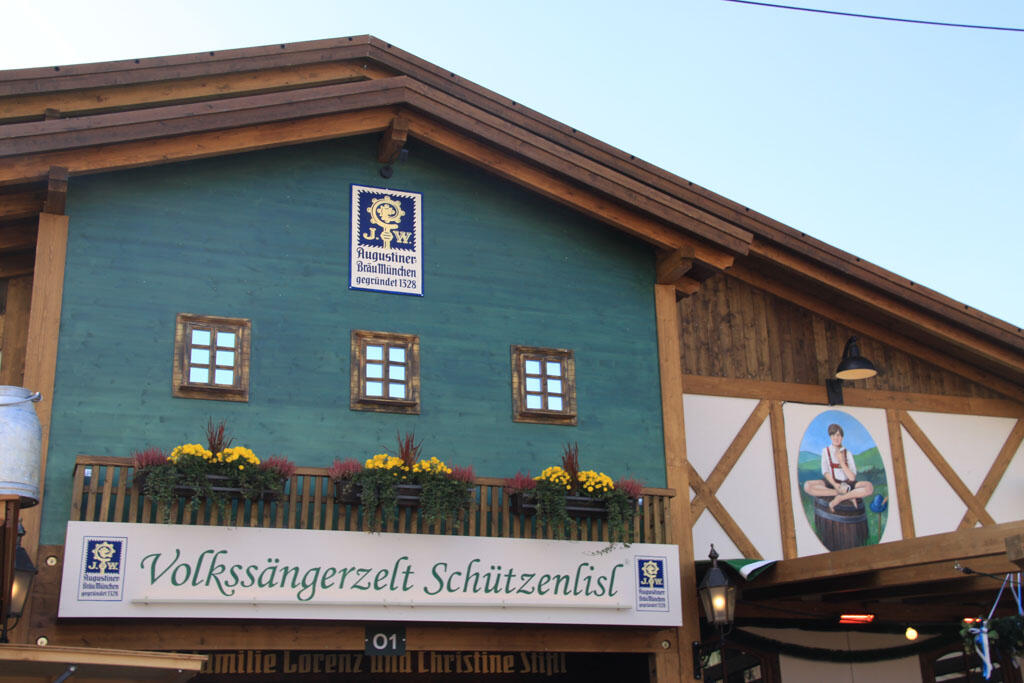 Volkssängerzelt Schützenlisl (Foto: Frederic Eichinger) Volkssängerzelt Schützenlisl (Foto: Frederic Eichinger)